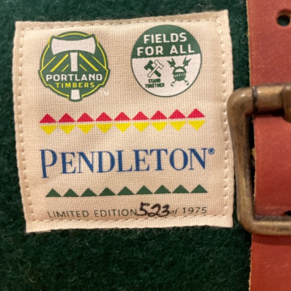 Pendleton Woolen Mills - 2015 Portland Timbers RCTID Ltd. Edition Blanket - NEW - Picture 2 of 4